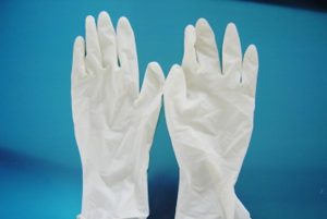 ディスポーサブル(使い捨て)のゴム手袋