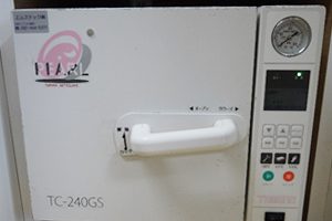 オートクレーブ(高圧蒸気滅菌器)